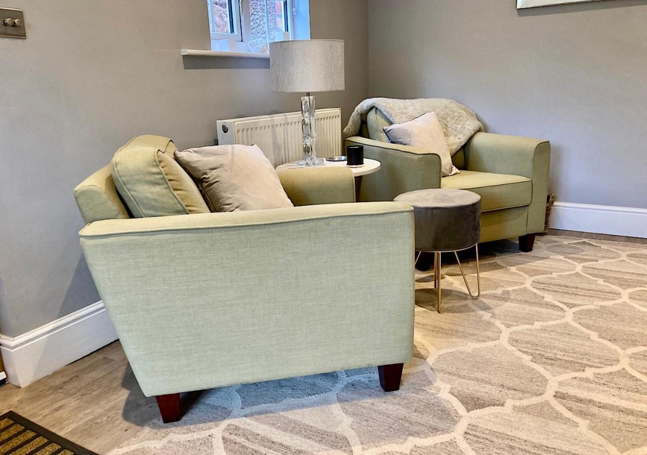 The Lodge Chester - Luxury Apartment For Two, With Free Parking! Hough Green Экстерьер фото