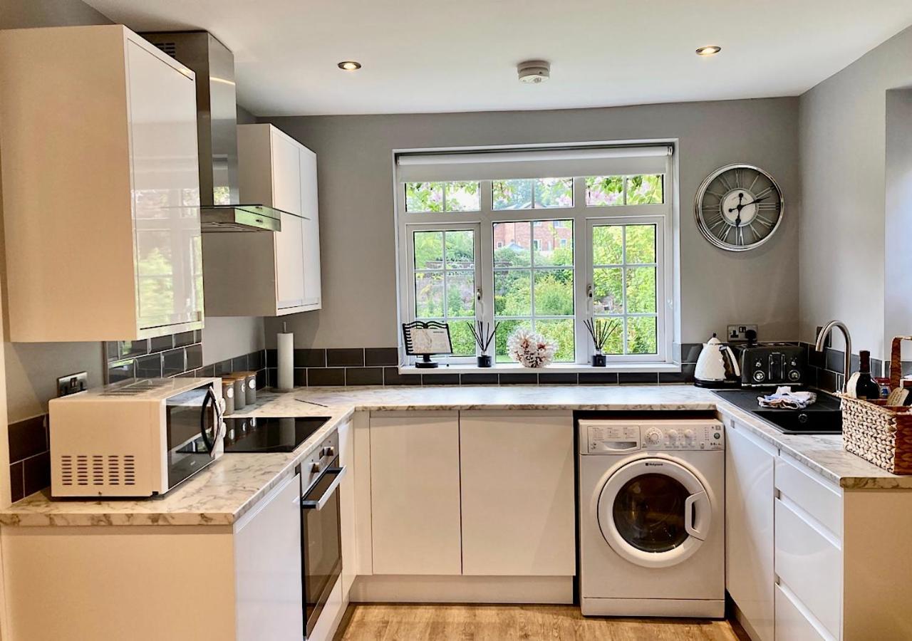 The Lodge Chester - Luxury Apartment For Two, With Free Parking! Hough Green Экстерьер фото