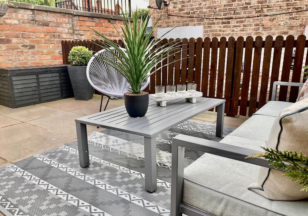 The Lodge Chester - Luxury Apartment For Two, With Free Parking! Hough Green Экстерьер фото
