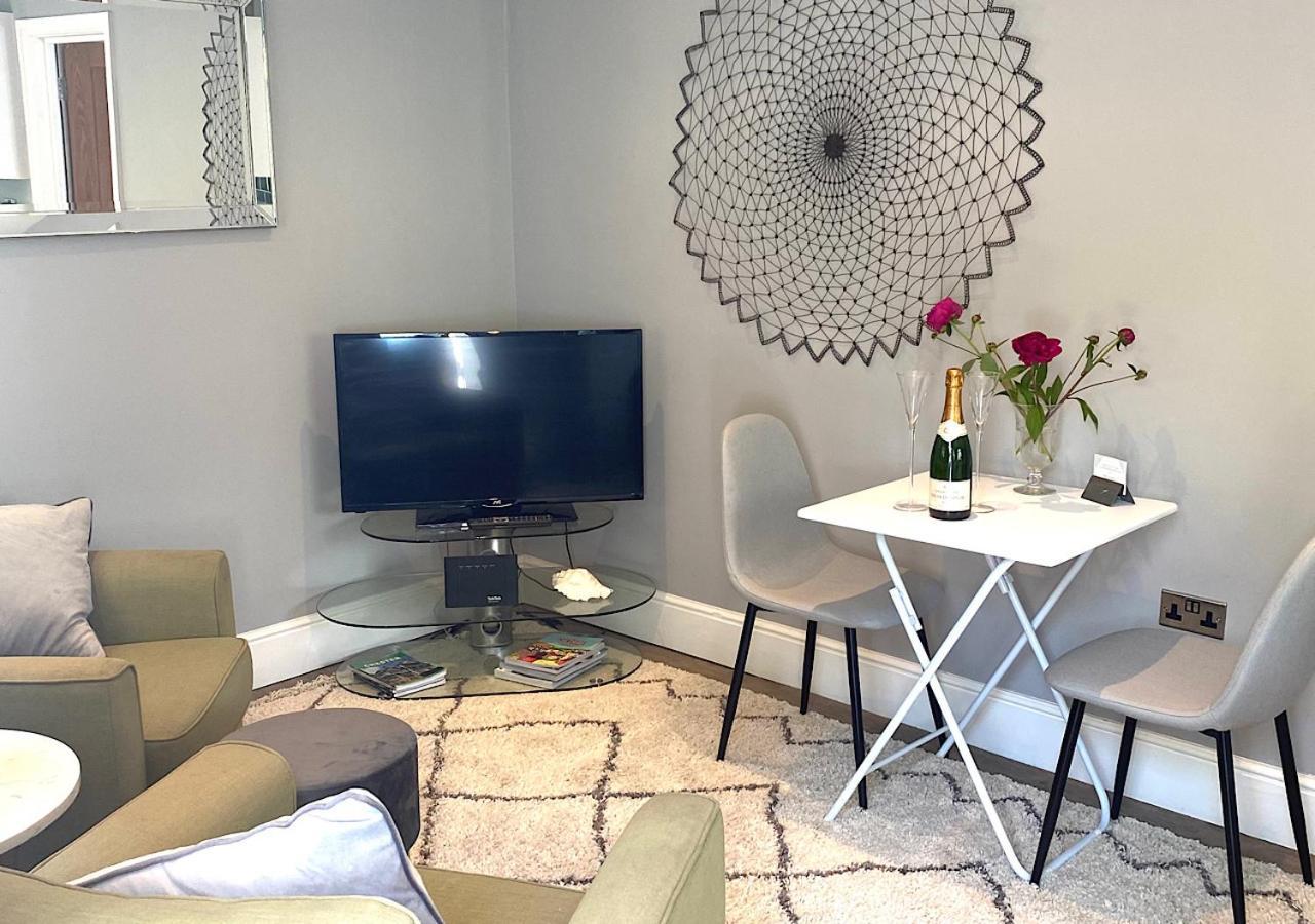 The Lodge Chester - Luxury Apartment For Two, With Free Parking! Hough Green Экстерьер фото