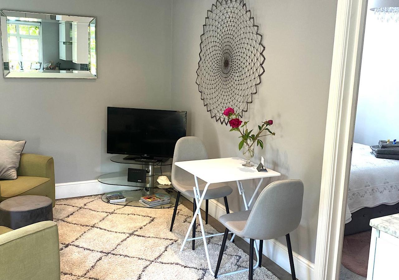 The Lodge Chester - Luxury Apartment For Two, With Free Parking! Hough Green Экстерьер фото