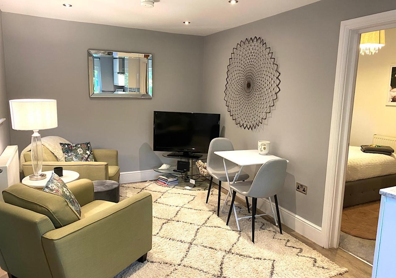 The Lodge Chester - Luxury Apartment For Two, With Free Parking! Hough Green Экстерьер фото